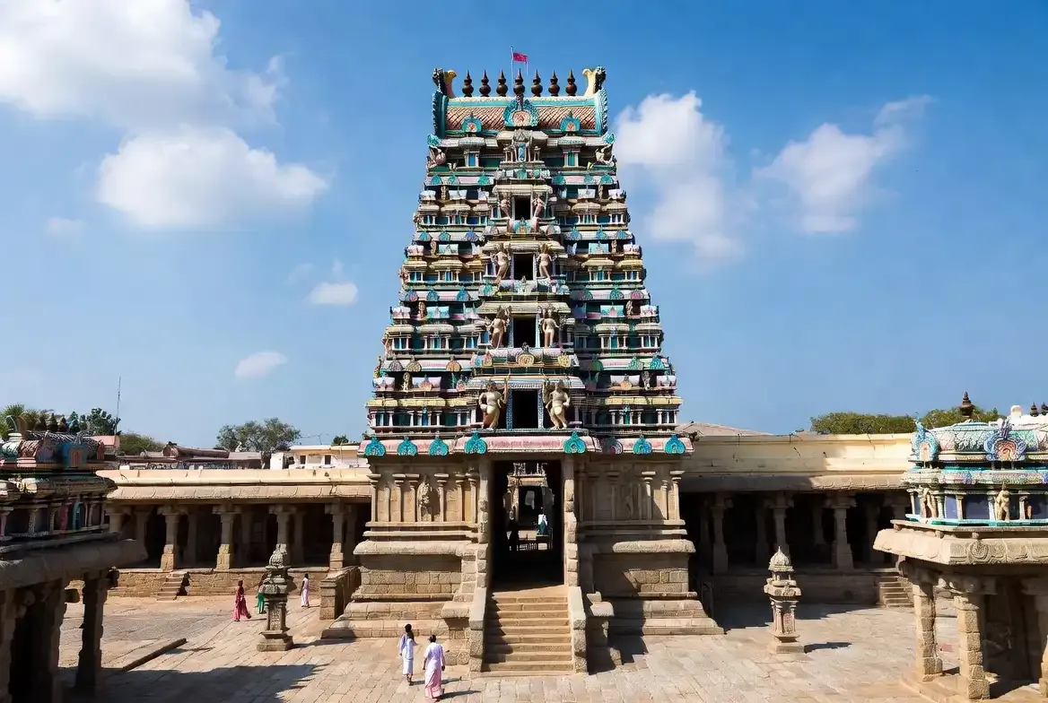 The towering Rajagopuram and vast complex of the Sri Ranganathaswamy Temple in Srirangam.